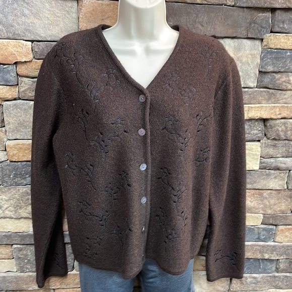 100 % Wool Pendleton cardigan, size medium - Picture 1 of 7